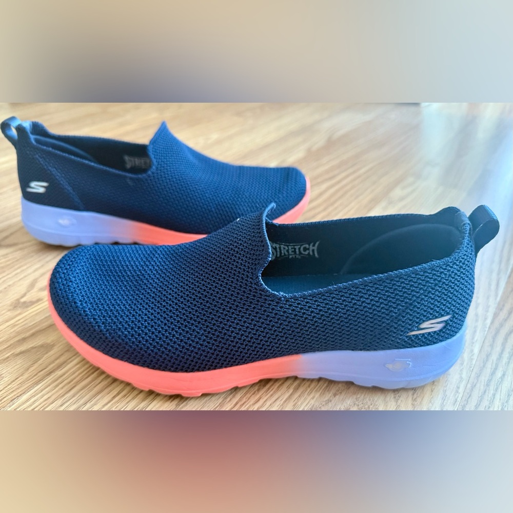 Skechers Stretch Fit Navy and Multi Athletic Slip-Ons - Picture 3 of 7